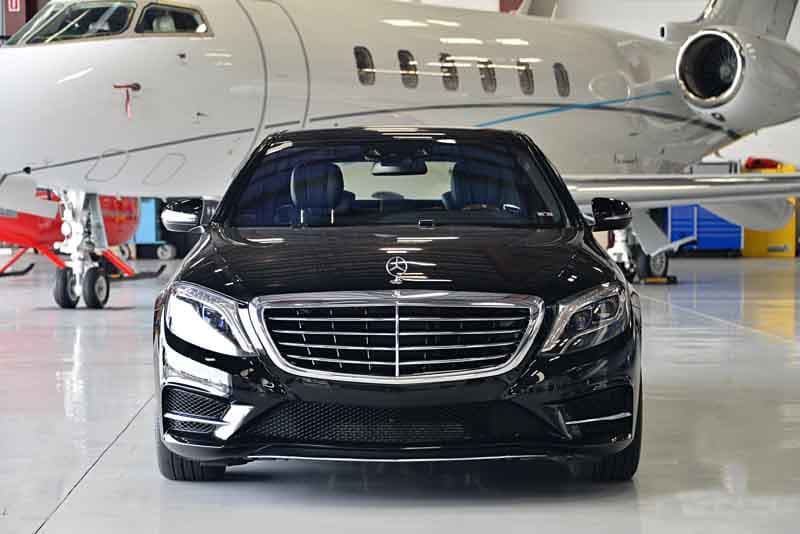 Family enjoying a self drive rental car