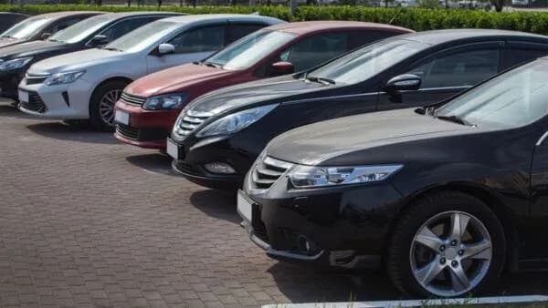 How Digital Nomads Use Cheap Car Rentals in Bangalore to Work and Travel